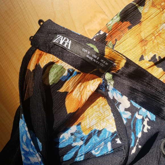 Zara floral print jumpsuit - Picture 5 of 8